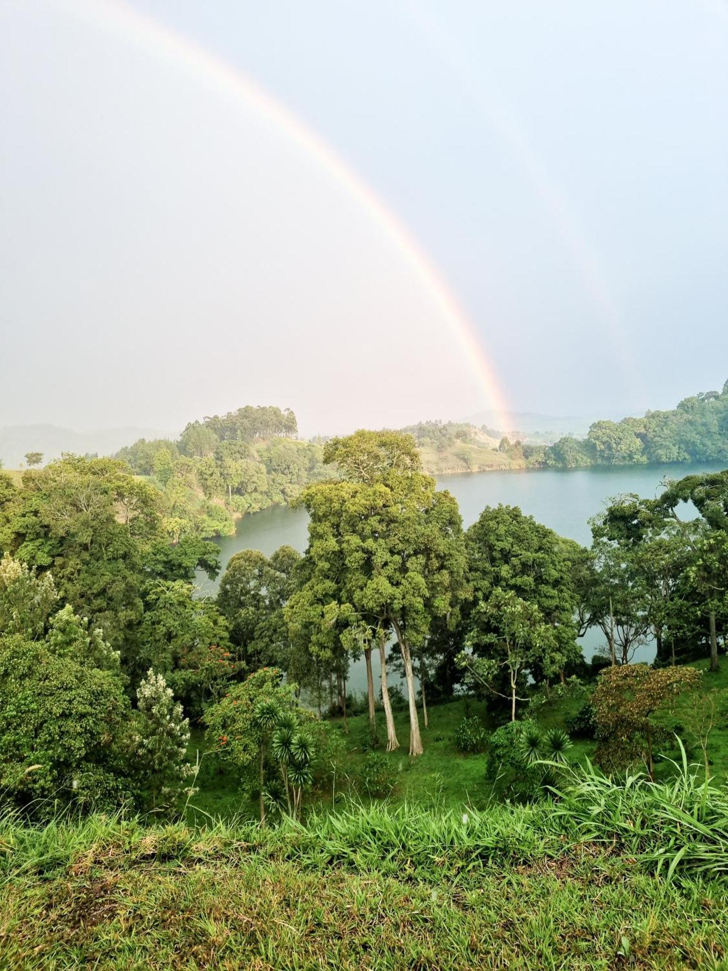 Lake Nyamirima Cottages Fort Portal ภายนอก รูปภาพ