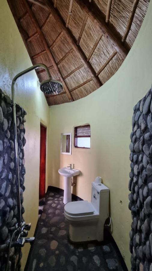 Lake Nyamirima Cottages Fort Portal ภายนอก รูปภาพ