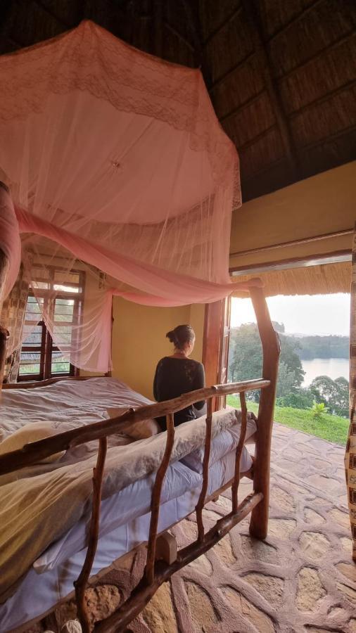 Lake Nyamirima Cottages Fort Portal ภายนอก รูปภาพ