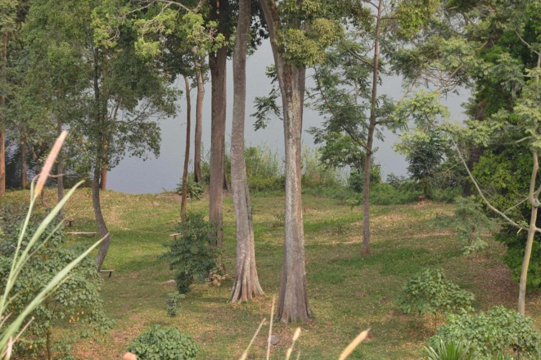 Lake Nyamirima Cottages Fort Portal ภายนอก รูปภาพ