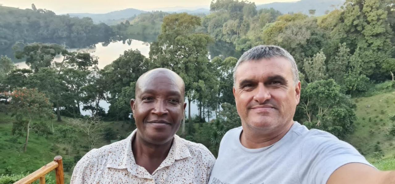 Lake Nyamirima Cottages Fort Portal ภายนอก รูปภาพ