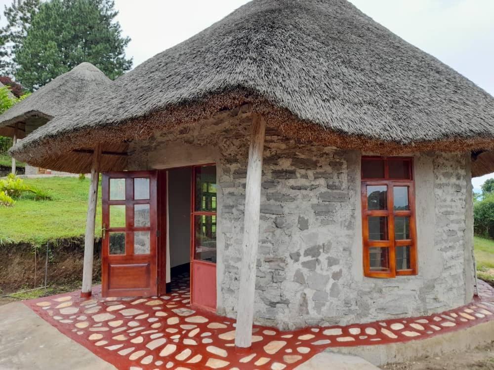 Lake Nyamirima Cottages Fort Portal ภายนอก รูปภาพ