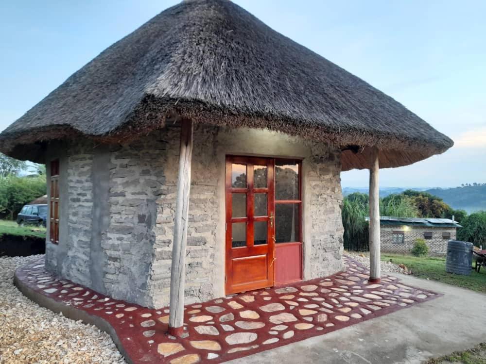 Lake Nyamirima Cottages Fort Portal ภายนอก รูปภาพ